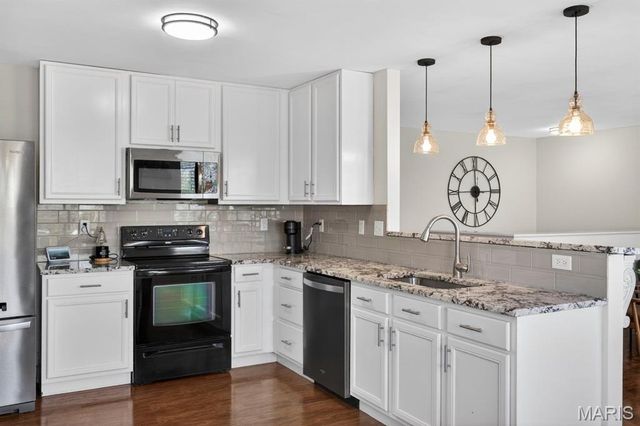 418 Country Stone Drive, Lake St Louis, MO 63367