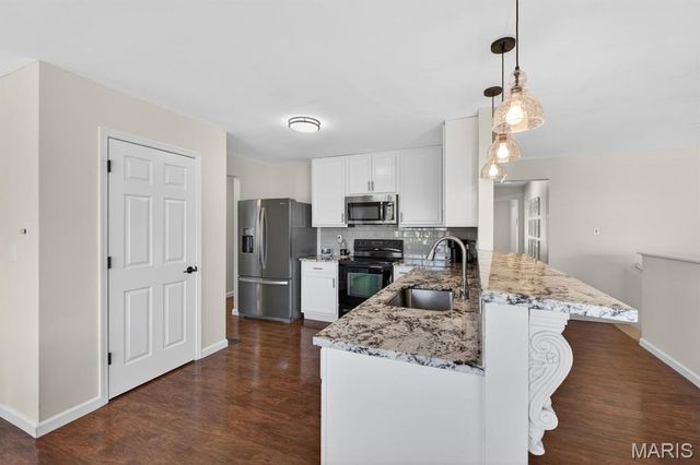 418 Country Stone Drive, Lake St Louis, MO 63367