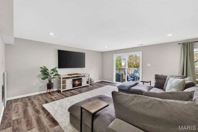 418 Country Stone Drive, Lake St Louis, MO 63367