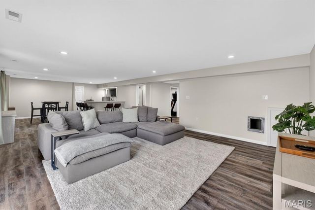 418 Country Stone Drive, Lake St Louis, MO 63367