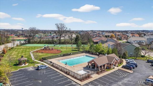 418 Country Stone Drive, Lake St Louis, MO 63367