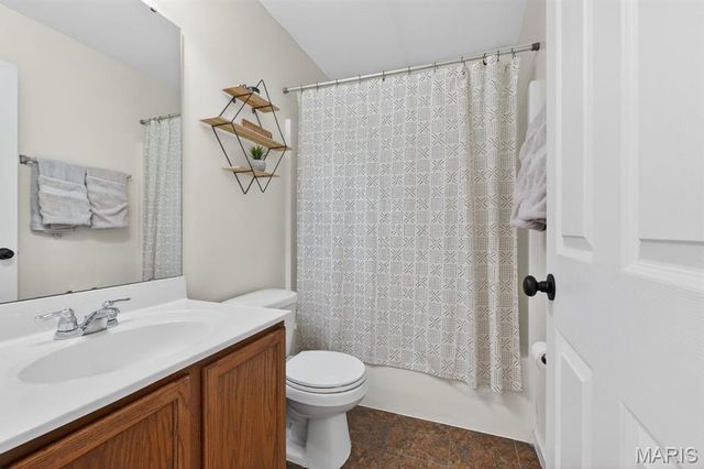 418 Country Stone Drive, Lake St Louis, MO 63367