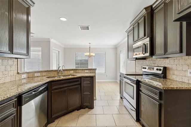 2818 Lake Rhapsody Dr, Corpus Christi, TX 78414