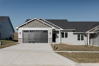 812 Trail Ridge Road, Indianola, IA 50125