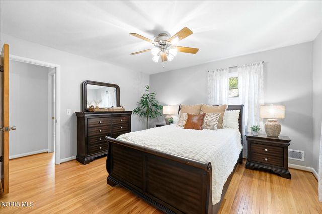 2914 Meadowwood Drive, Toledo, OH 43606
