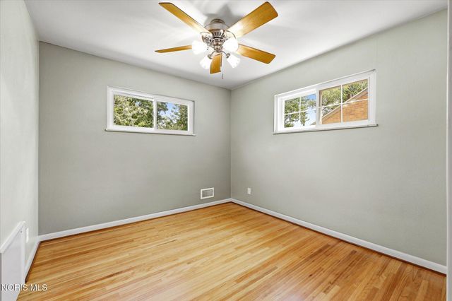 2914 Meadowwood Drive, Toledo, OH 43606