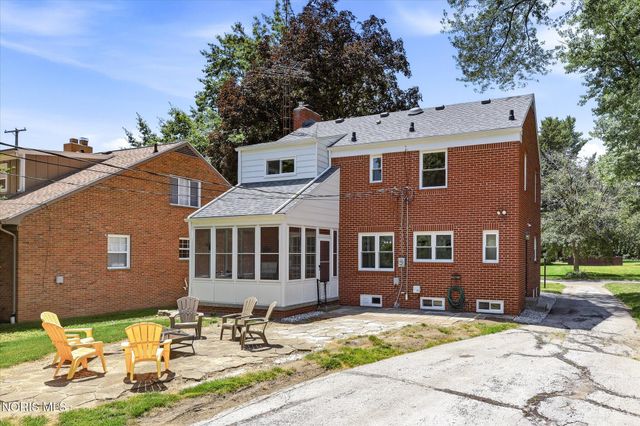 2914 Meadowwood Drive, Toledo, OH 43606