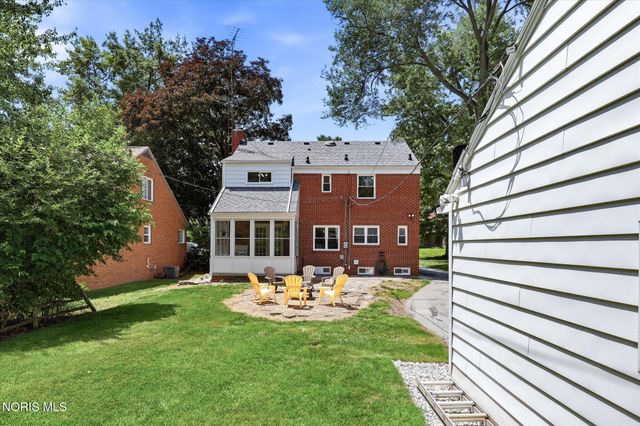 2914 Meadowwood Drive, Toledo, OH 43606