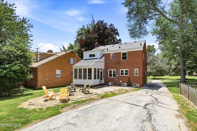 2914 Meadowwood Drive, Toledo, OH 43606