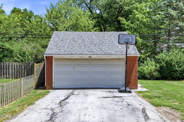 2914 Meadowwood Drive, Toledo, OH 43606