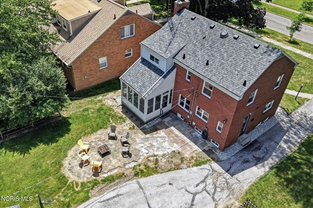 2914 Meadowwood Drive, Toledo, OH 43606