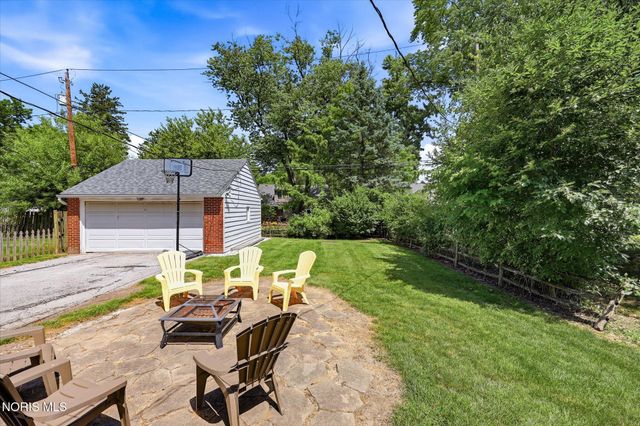 2914 Meadowwood Drive, Toledo, OH 43606