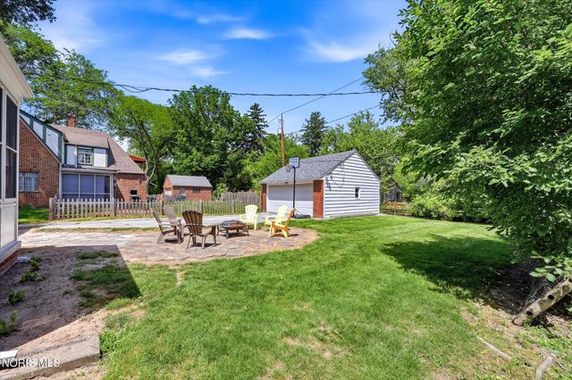 2914 Meadowwood Drive, Toledo, OH 43606