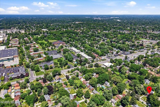 2914 Meadowwood Drive, Toledo, OH 43606