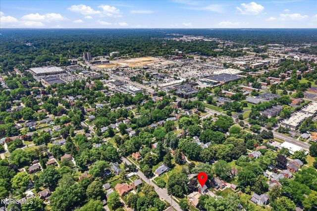 2914 Meadowwood Drive, Toledo, OH 43606