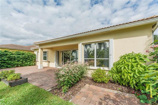 5952 Spanish River Road, Fort Pierce, FL 34951