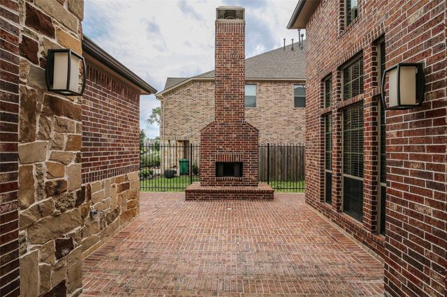 5038 Lockridge Sky Lane, Sugar Land, TX 77479