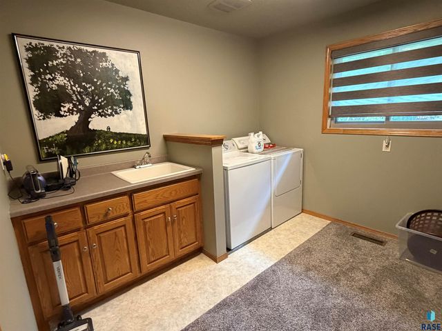 3704 S Judy Ave Avenue, Sioux Falls, SD 57103