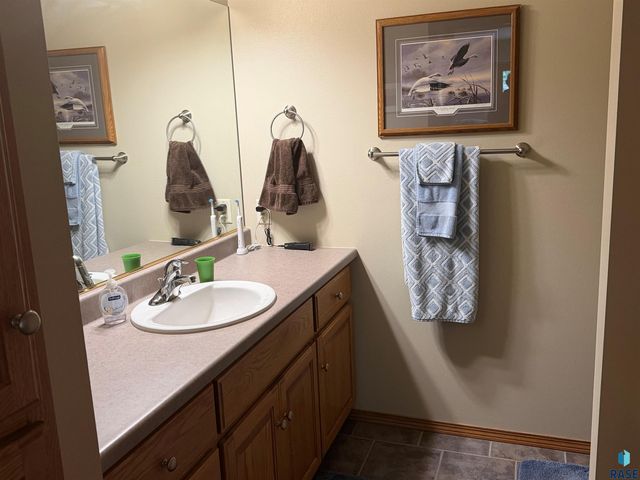 3704 S Judy Ave Avenue, Sioux Falls, SD 57103