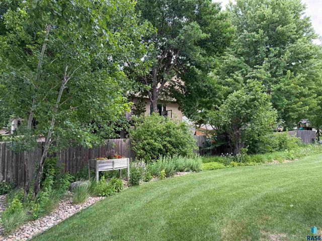 3704 S Judy Ave Avenue, Sioux Falls, SD 57103