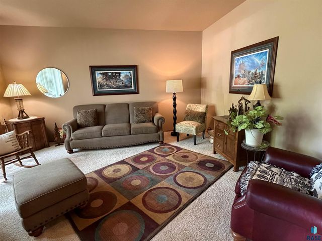 3704 S Judy Ave Avenue, Sioux Falls, SD 57103