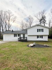 1570 Woodcreek Drive, Cumming, GA 30041