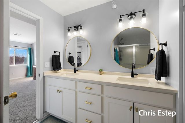 5877 Crosswinds Drive 32, Norton Shores, MI 49444