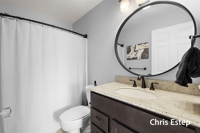 5877 Crosswinds Drive 32, Norton Shores, MI 49444