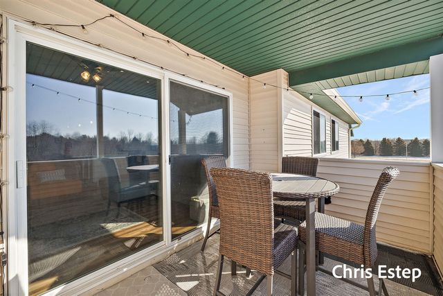 5877 Crosswinds Drive 32, Norton Shores, MI 49444