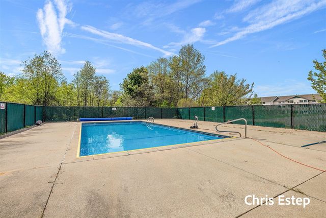 5877 Crosswinds Drive 32, Norton Shores, MI 49444