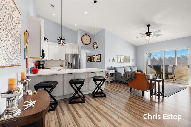 5877 Crosswinds Drive 32, Norton Shores, MI 49444