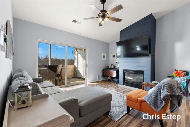 5877 Crosswinds Drive 32, Norton Shores, MI 49444