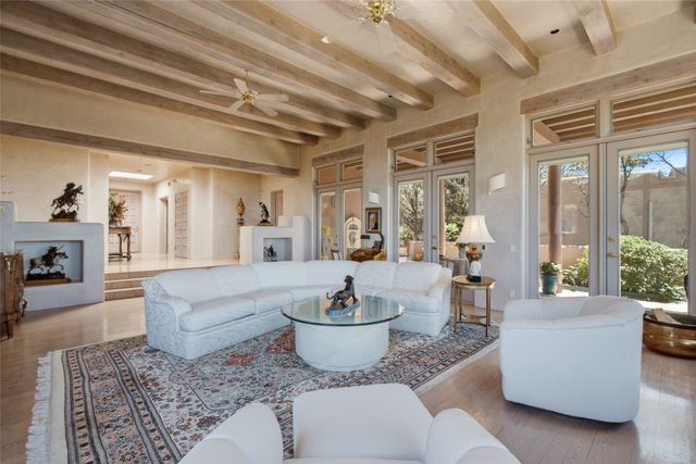871 Vista Canada, Santa Fe, NM 87501