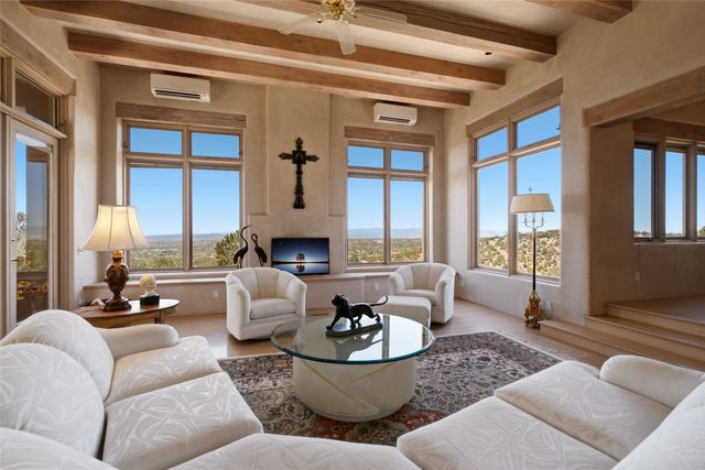 871 Vista Canada, Santa Fe, NM 87501