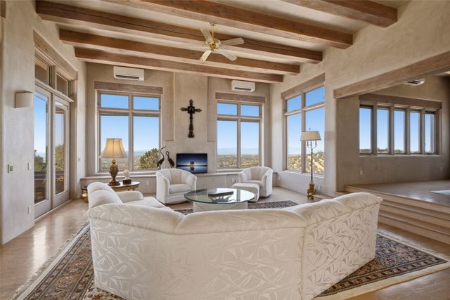 871 Vista Canada, Santa Fe, NM 87501