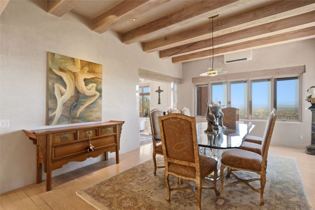 871 Vista Canada, Santa Fe, NM 87501
