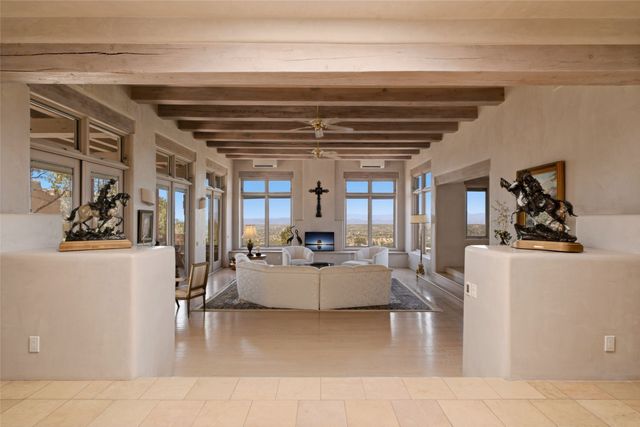 871 Vista Canada, Santa Fe, NM 87501
