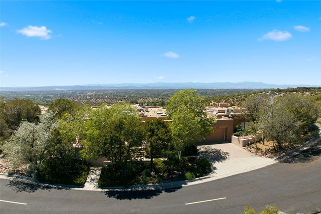 871 Vista Canada, Santa Fe, NM 87501