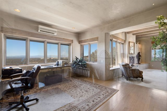 871 Vista Canada, Santa Fe, NM 87501