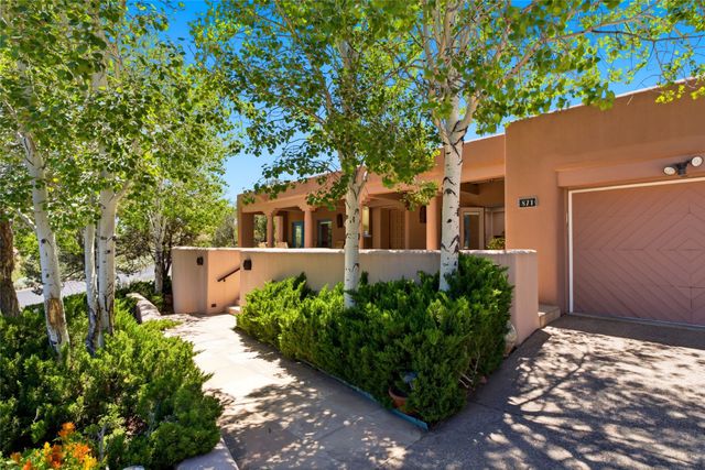 871 Vista Canada, Santa Fe, NM 87501