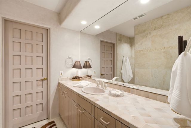 871 Vista Canada, Santa Fe, NM 87501