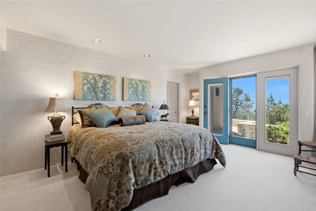 871 Vista Canada, Santa Fe, NM 87501