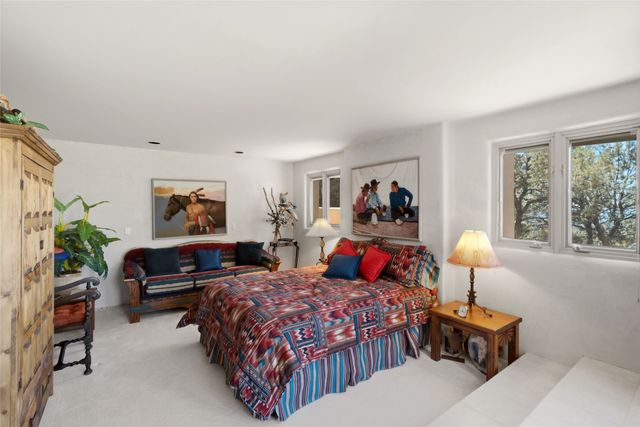 871 Vista Canada, Santa Fe, NM 87501