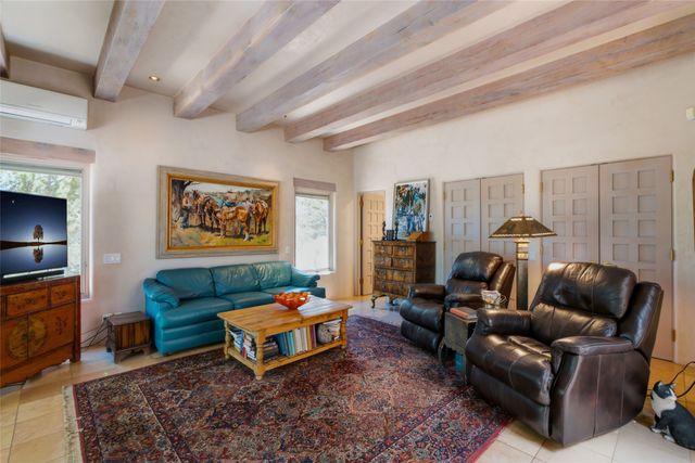 871 Vista Canada, Santa Fe, NM 87501