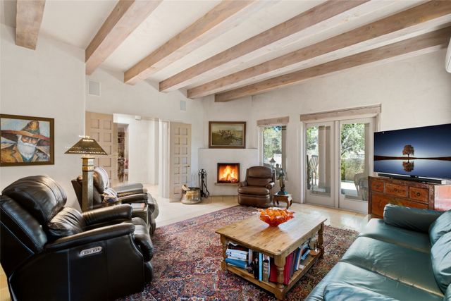 871 Vista Canada, Santa Fe, NM 87501