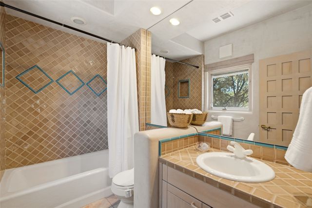 871 Vista Canada, Santa Fe, NM 87501