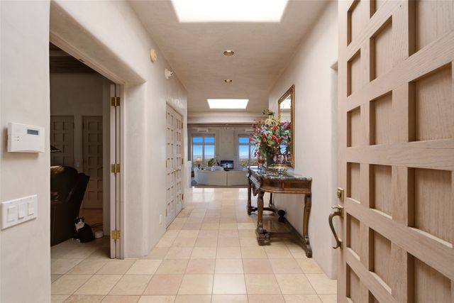 871 Vista Canada, Santa Fe, NM 87501