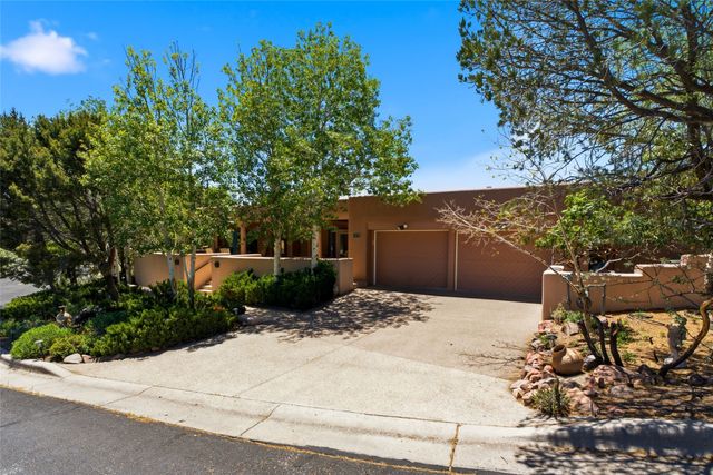 871 Vista Canada, Santa Fe, NM 87501
