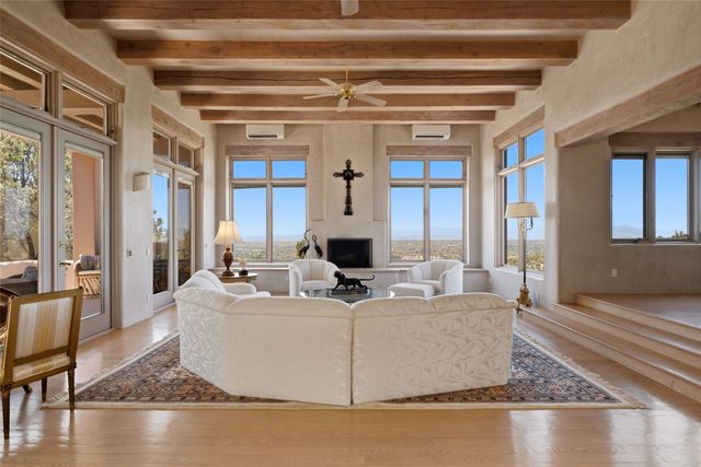 871 Vista Canada, Santa Fe, NM 87501