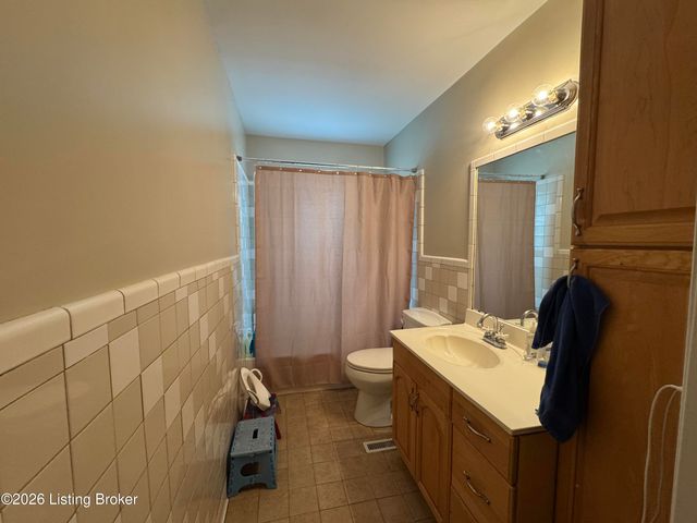 4202 Candor Ave, Louisville, KY 40216